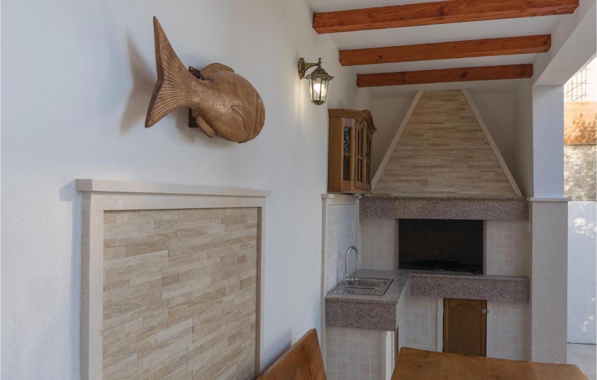 1 Bedroom Lovely Apartment In Komarna Klek Exterior foto